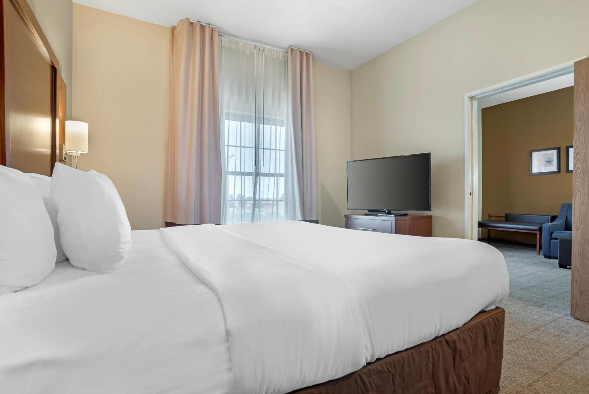 Comfort Suites Monroe Zewnętrze zdjęcie