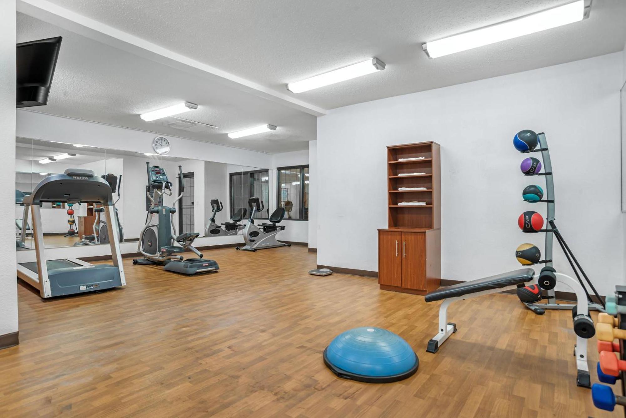 Comfort Suites Monroe Zewnętrze zdjęcie