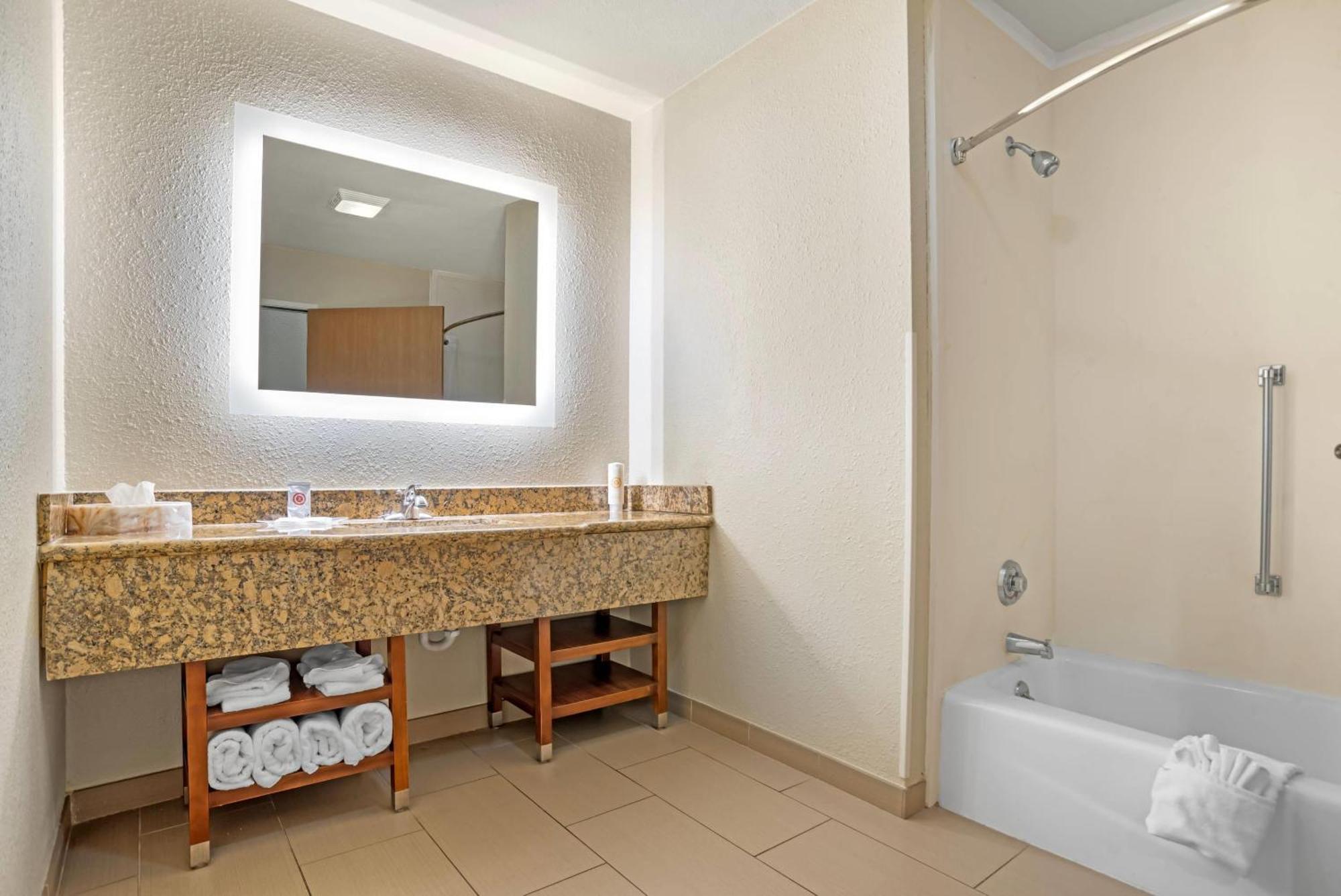 Comfort Suites Monroe Zewnętrze zdjęcie
